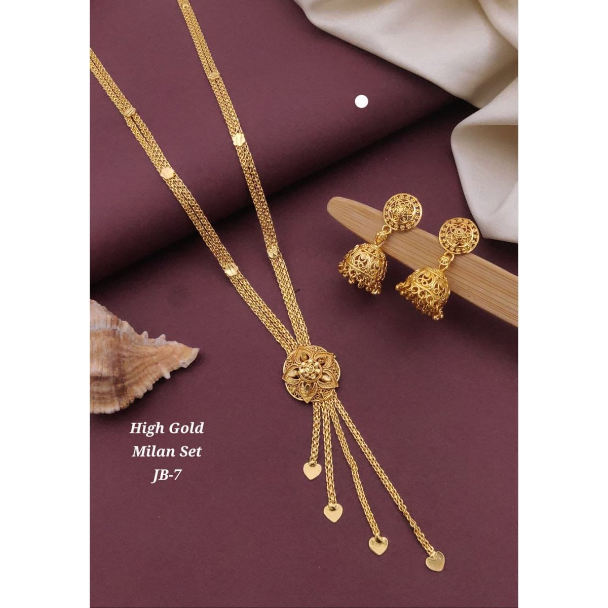श्री 22 Premium quality brass material micro gold daily wear set 